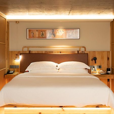 Patio Spring Holiday Inn -- Free Round Trip Pick-Up Service --Panoramic View Of Tianmen Mount زانغجياجي المظهر الخارجي الصورة
