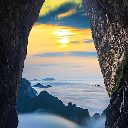 Patio Spring Holiday Inn -- Free Round Trip Pick-Up Service --Panoramic View Of Tianmen Mount زانغجياجي المظهر الخارجي الصورة
