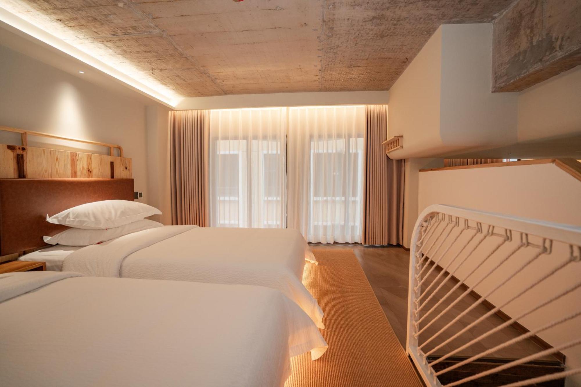 Patio Spring Holiday Inn -- Free Round Trip Pick-Up Service --Panoramic View Of Tianmen Mount زانغجياجي الغرفة الصورة