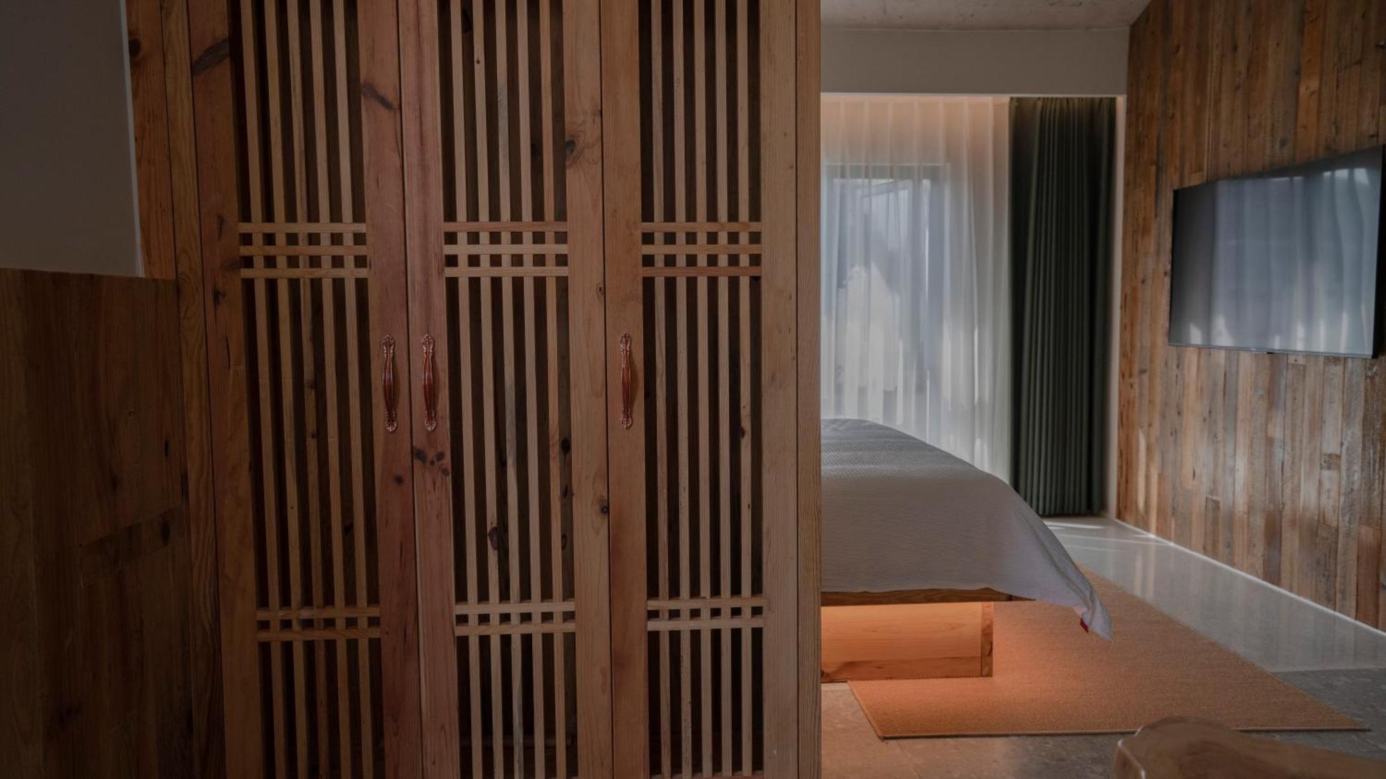 Patio Spring Holiday Inn -- Free Round Trip Pick-Up Service --Panoramic View Of Tianmen Mount زانغجياجي المظهر الخارجي الصورة